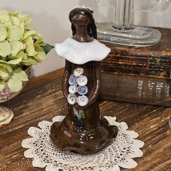 Vintage Hand-Crafted Faceless Woman with Flowers Ceramic Figurine Artisan Glazed - Picture 1 of 10